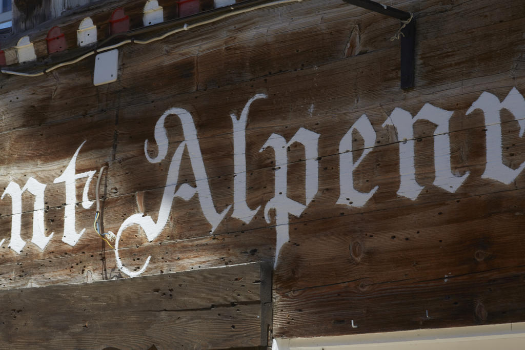 Alpenrose Gadmen - Gasthaus Экстерьер фото